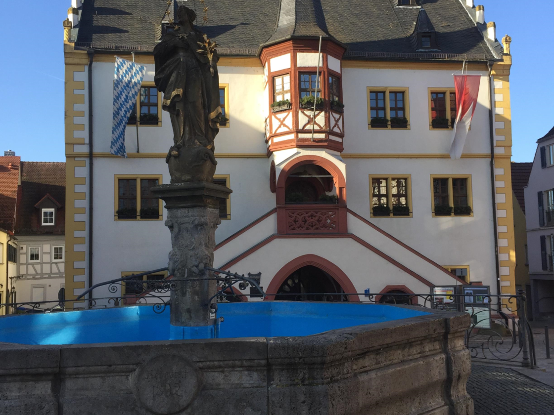 Bild Volkacher Rathaus kann nur noch mit Termin besucht werden