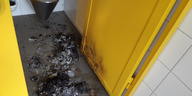 Bild Öffentliche Toiletten erneut beschädigt