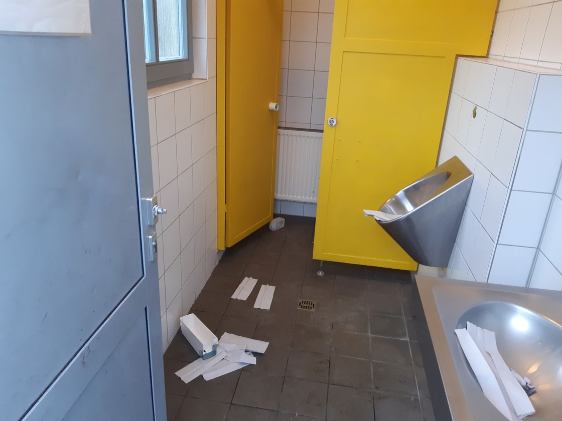 Bild Öffentliche Toiletten erneut beschädigt